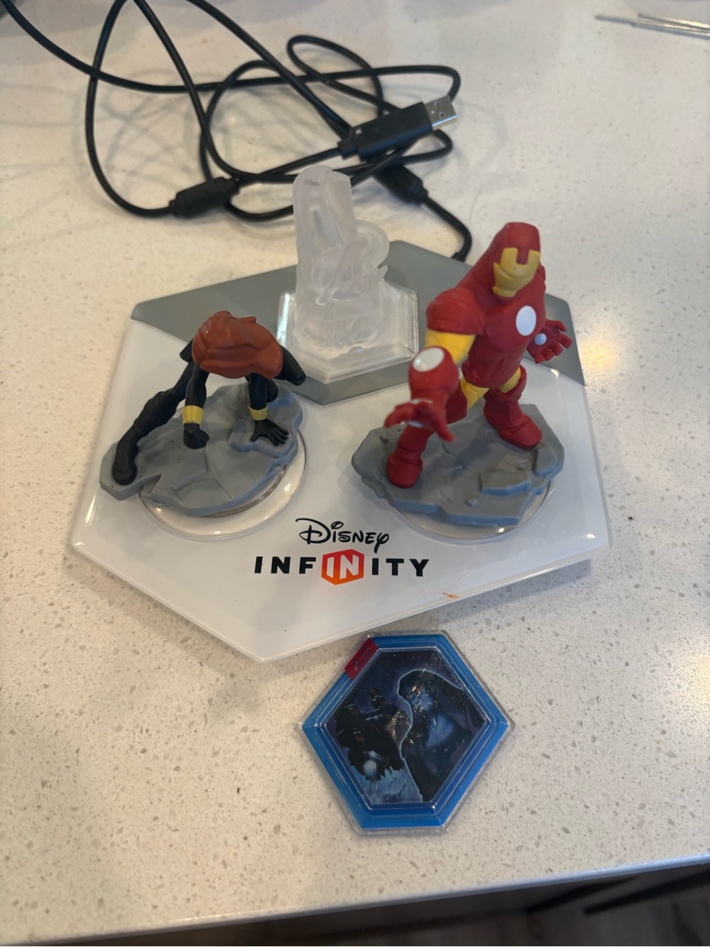 Disney infinity Avengers Super Hero’s Play
Set for XBox 360